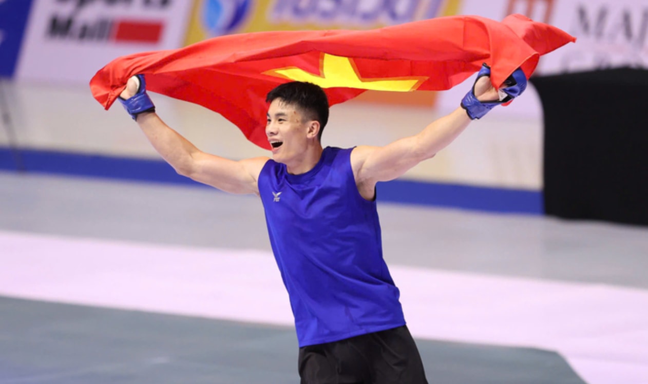 Quàng Văn Minh là võ sĩ Việt Nam đầu tiên giành huy chương vàng MMA tại đấu trường SEA Games.