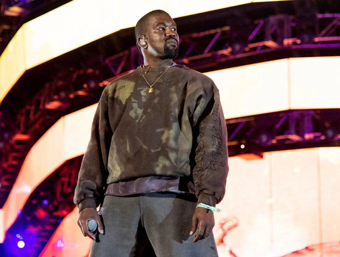 Kanye West trên sân khấu Coachella năm 2019. Ảnh: AP