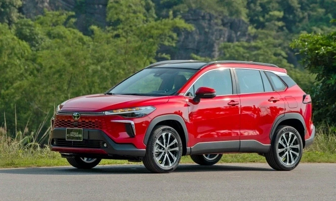 Corolla Cross HEV lăn bánh tại Việt Nam. Ảnh: TMV