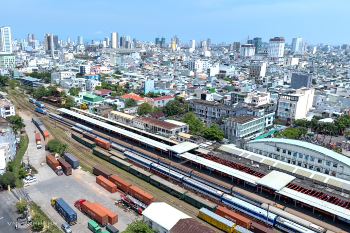 Khu vực ga Đà Nẵng hiện nay nằm trong trung tâm thành phố. Ảnh: Nguyễn Đông