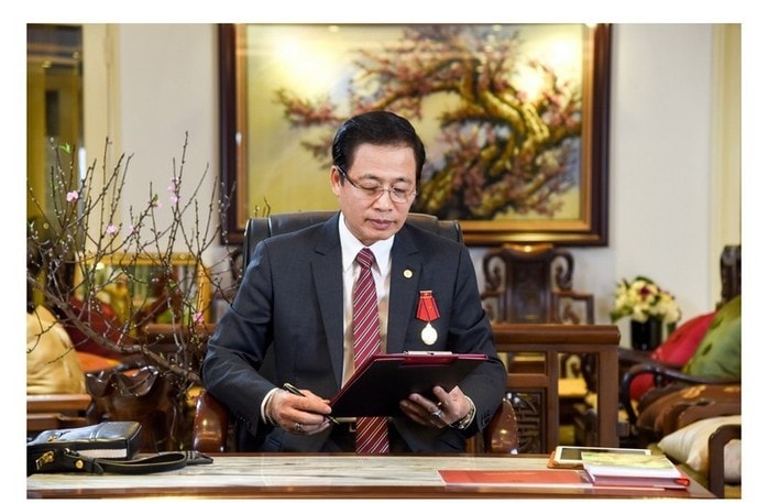 Những phát ngôn gây tranh cãi của ông chủ Bảo Tín Minh Châu - Ảnh 1.