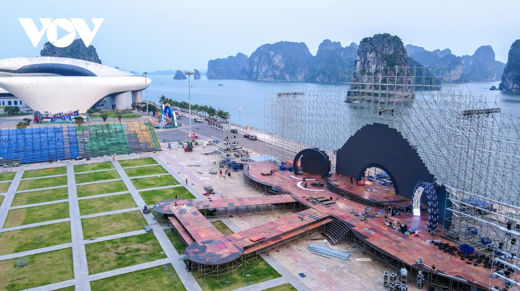 Các công tác lắp đặt, hạ tầng kỹ thuật, hậu cần đều đang dần hoàn thiện, sẵn sàng cho đêm khai mạc Liên hoan phát thanh toàn quốc vào 20h10 ngày 11/4 tới.