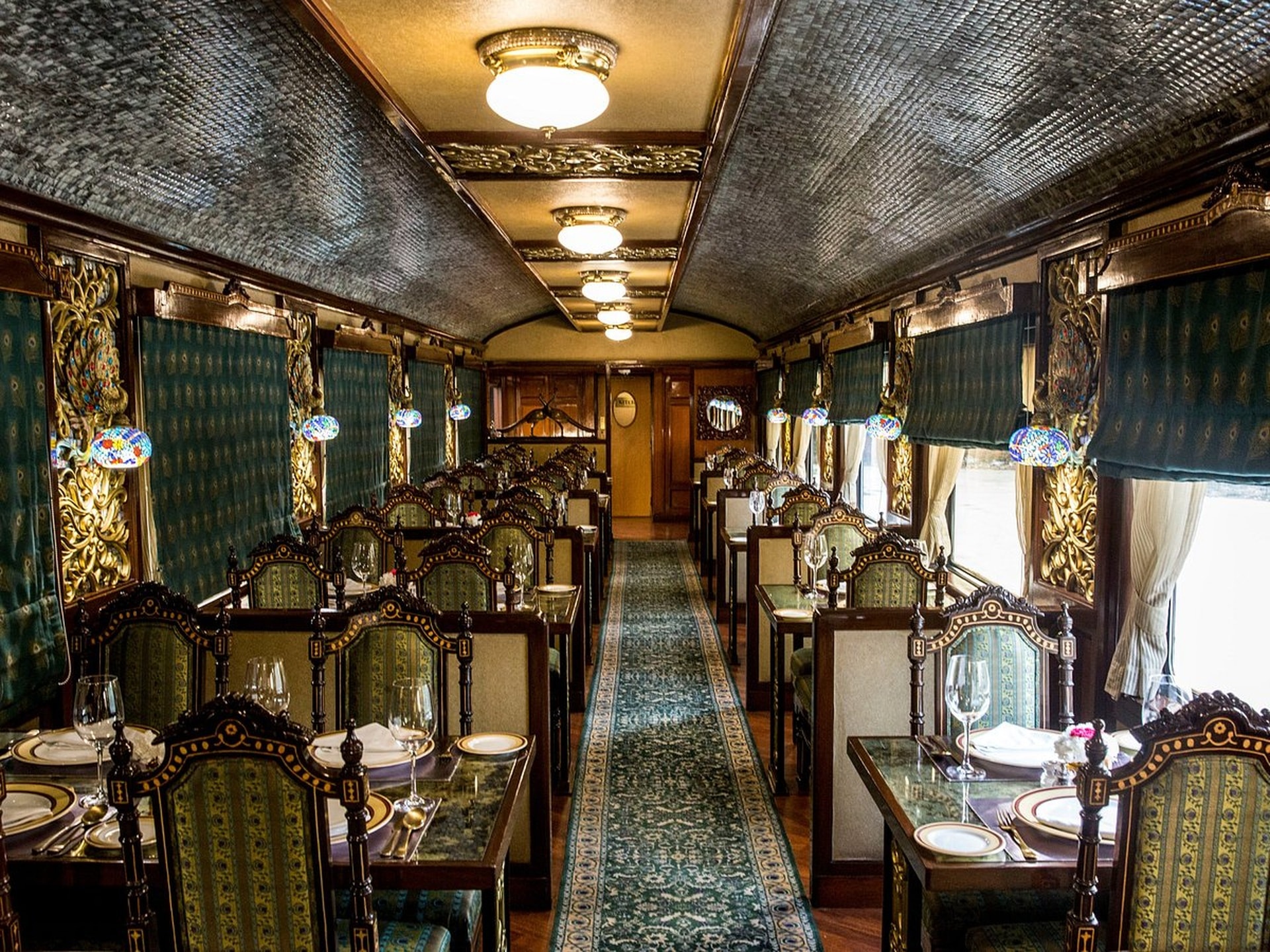 Chuyến tàu xa xỉ nhất thế giới: 500 triệu đồng/người, sống như hoàng gia - 13