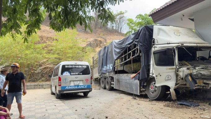 Hiện trường tai nạn. Ành: Nguyễn Tư