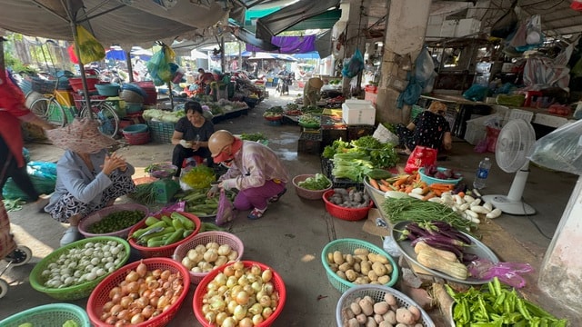 Giá rau củ và trứng tăng cao tại chợ lẻ và siêu thị năm 2026 - Ảnh 1.