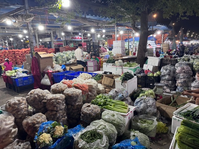 Giá rau củ và trứng tăng cao tại chợ lẻ và siêu thị năm 2026 - Ảnh 3.