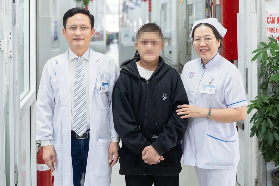 Bệnh viện Chợ Rẫy giải mã căn bệnh hiếm của chàng trai bị vàng da 20 năm