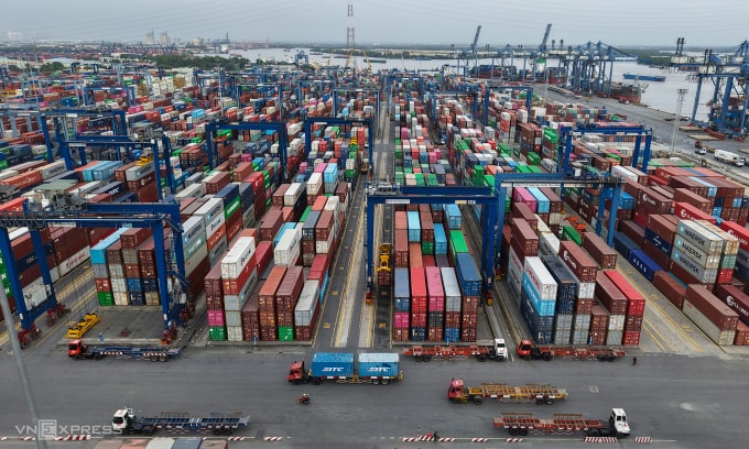 Container tại cảng Cát Lái chiều 4/2. Ảnh: Thanh Tùng