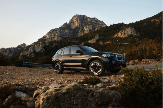Mẫu SUV điện BMW iX3. Ảnh: BMW