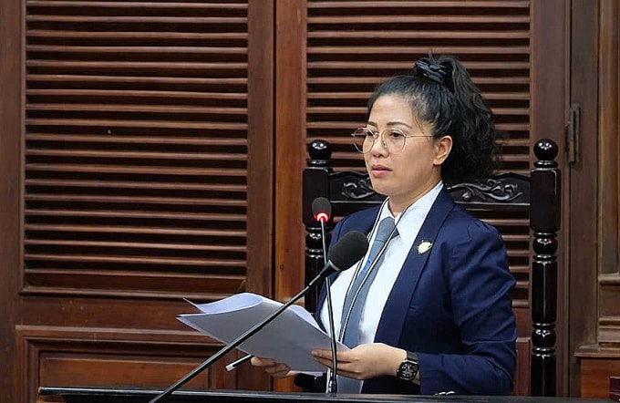 Luật sư Nguyễn Thị Huyền Trang bào chữa cho bị cáo Trần Ngọc Thuận. Ảnh: Hải Duyên