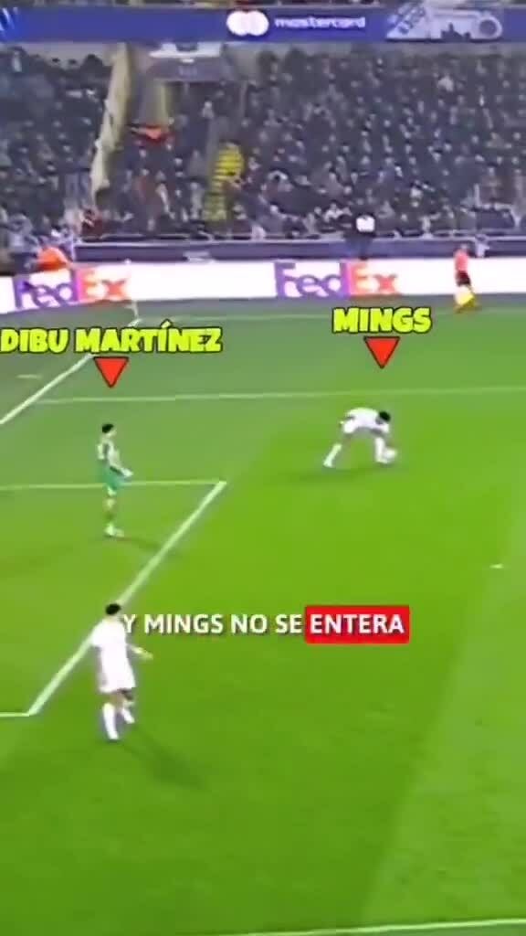 Aston Villa bị phạt đền vì Tyrone Mings dùng tay giữ bóng từ Dibu Martinez