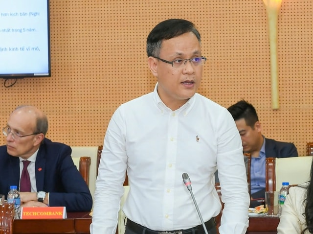 Các ngân hàng cam kết giảm lãi suất sau cuộc họp với Thống đốc Phạm Đức Ấn - Ảnh 1.