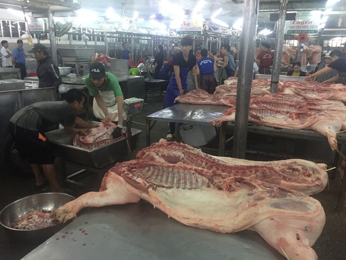 Giá heo hơi hôm nay, 9-4: Chợ đầu mối có giá mới - Ảnh 1.