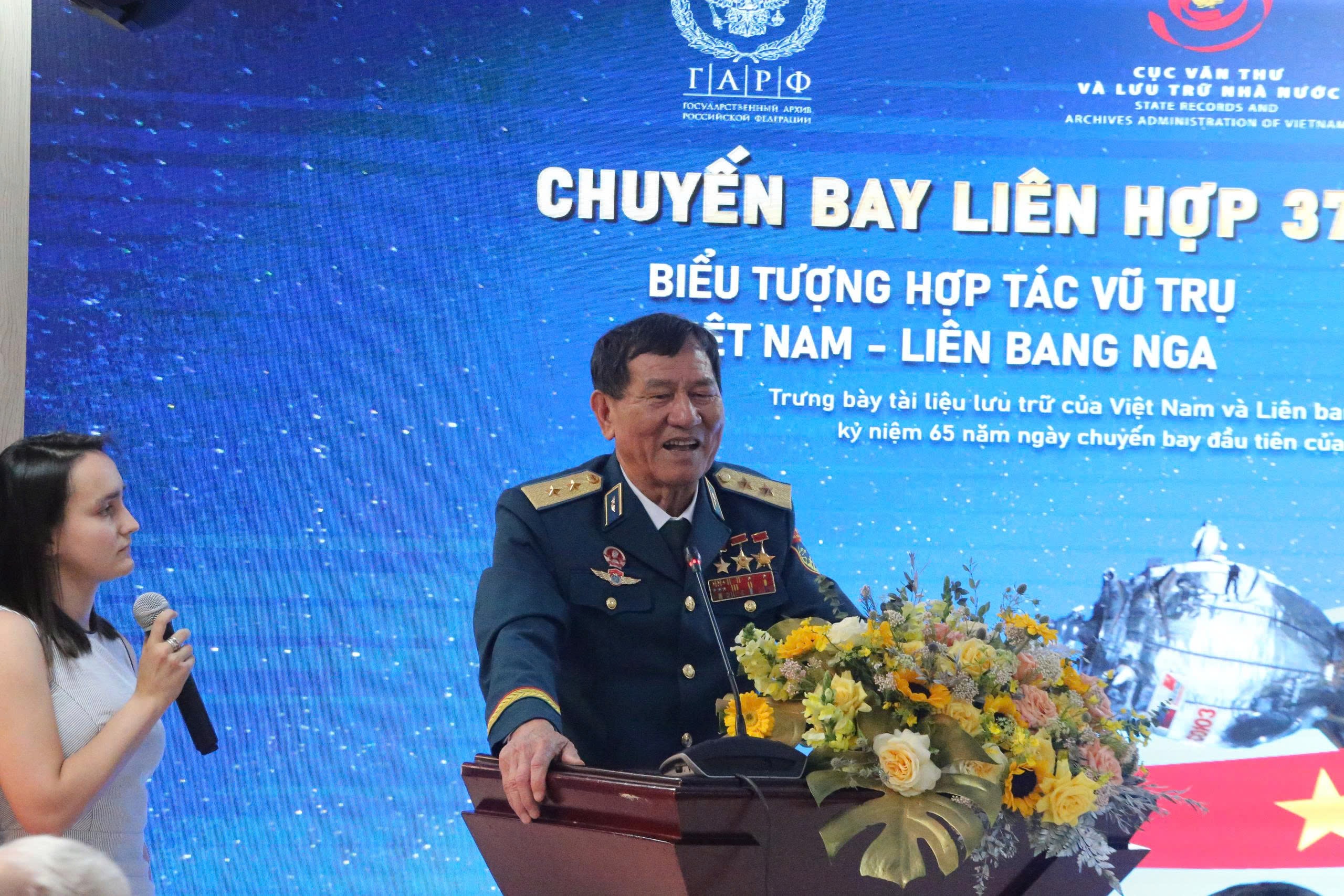 Trung tướng Phạm Tuân phát biểu tại lễ khai mạc.