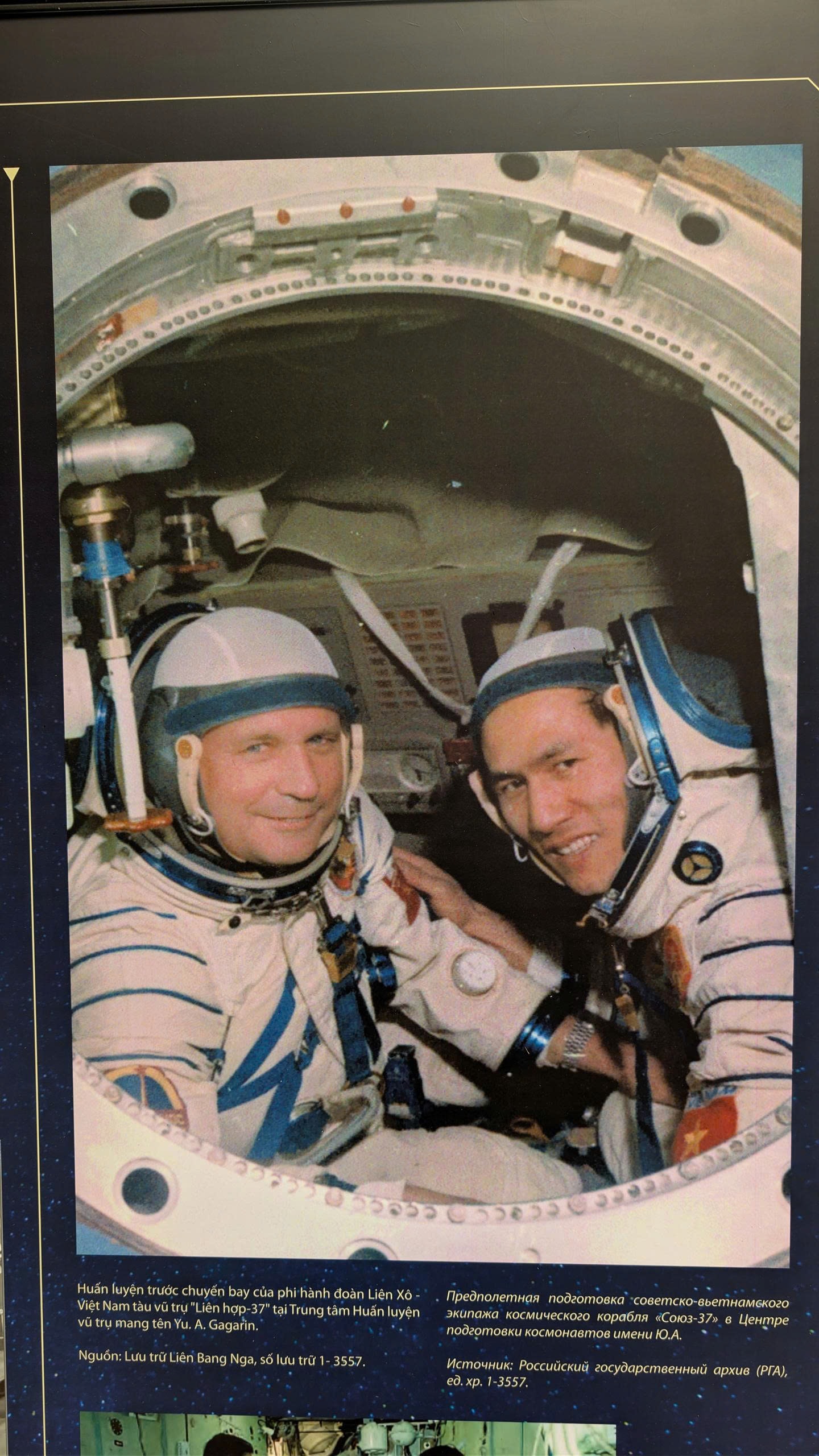 Ông Phạm Tuân huấn luyện trước chuyến bay cùng phi hành đoàn Soyuz-37.