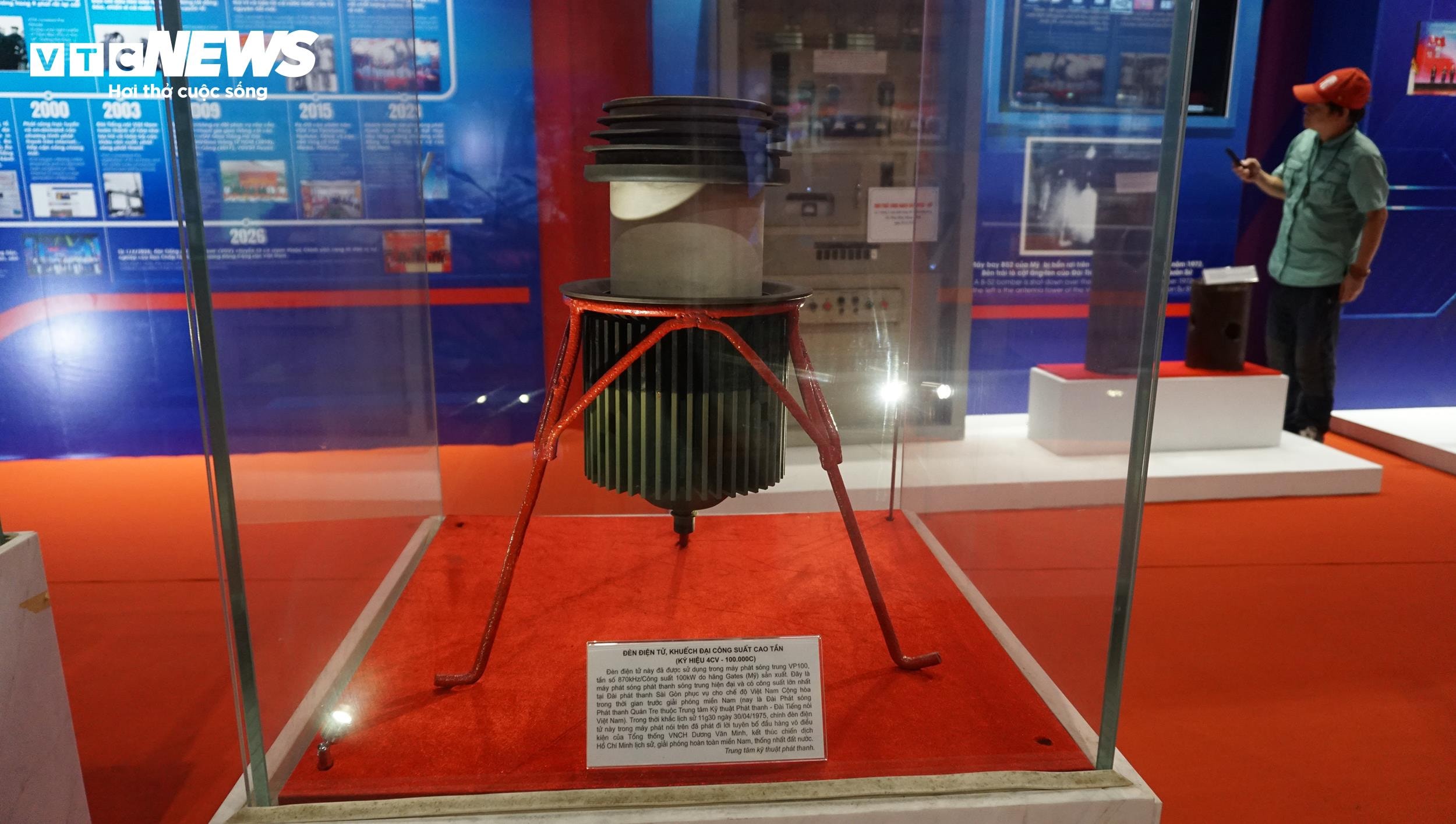 Khai mạc triển lãm hiện vật ‘Phát thanh vì Việt Nam hùng cường, thịnh vượng’ - 8