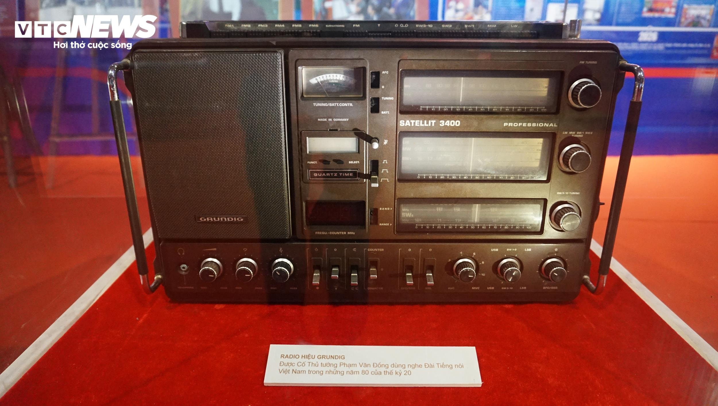 Khai mạc triển lãm hiện vật ‘Phát thanh vì Việt Nam hùng cường, thịnh vượng’ - 9