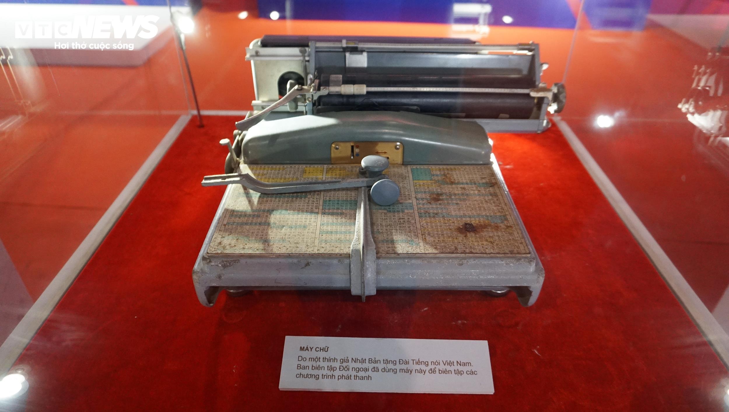 Khai mạc triển lãm hiện vật ‘Phát thanh vì Việt Nam hùng cường, thịnh vượng’ - 10