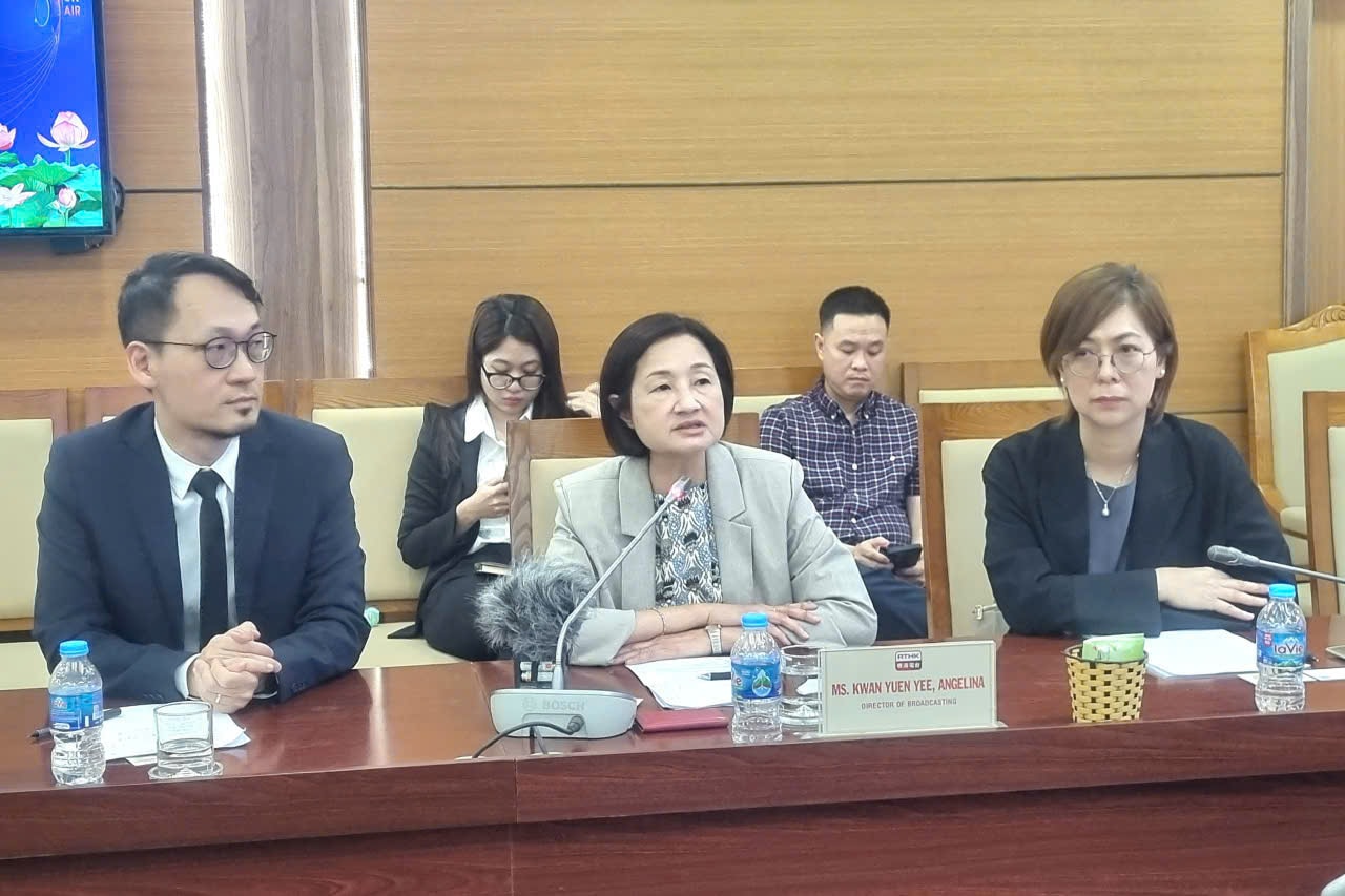 Đoàn RTHK phát biểu.