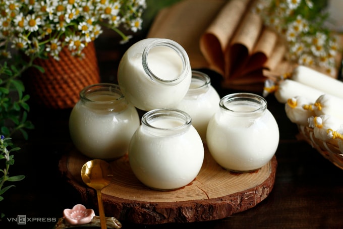 Sữa chua giàu lợi khuẩn, protein. Ảnh: Bùi Thủy