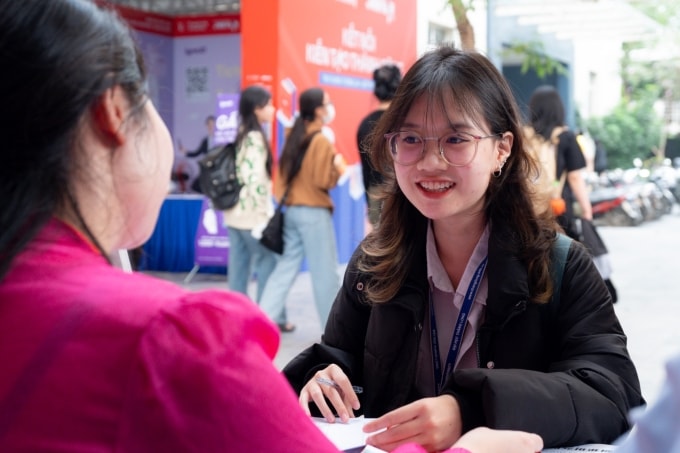 Sinh viên trường Đại học Thăng Long tham gia tuyển dụng trong Job Fair. Ảnh: Trường Đại học Thăng Long