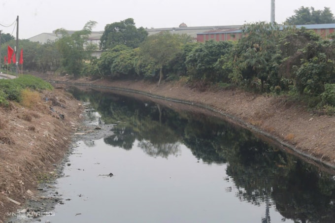 Dòng kênh trục chính của hệ thống Bắc Hưng Hải đi qua phường Hải Dương, TP Hải Phòng, tháng 3/2026. Ảnh: Gia Chính