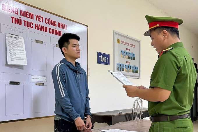 Phan Gia Huy tại cơ quan công an. Ảnh: Thành Huynh
