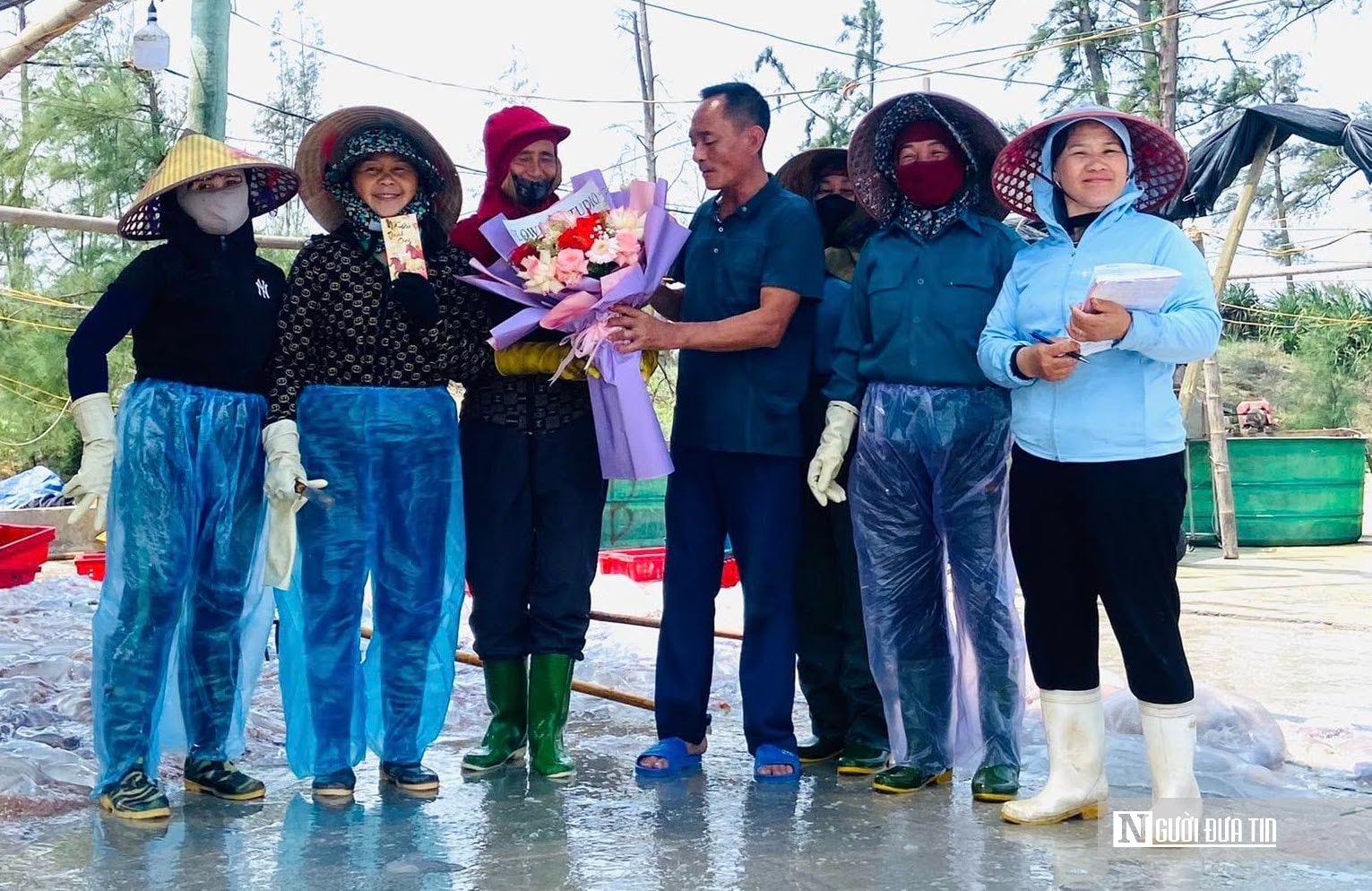 Lột xác cho loài nổi trên mặt biển, hướng ra thị trường quốc tế thành “vàng trắng” của ngư dân- Ảnh 4.