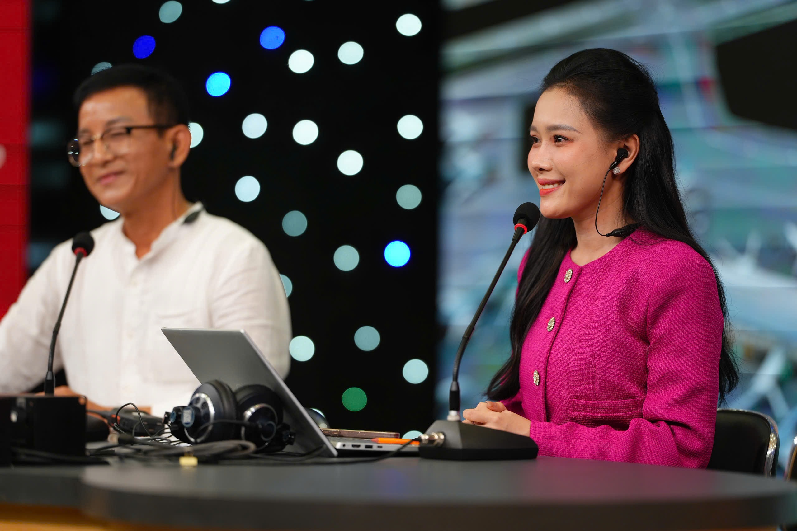 Liên hoan Phát thanh toàn quốc lần thứ XVII - Quảng Ninh 2026 thu hút sự tham gia của 72 đoàn với gần 1.000 đại biểu gồm 34 cơ quan Báo và phát thanh trên toàn quốc, các đơn vị thuộc VOV, Trung tâm Phát thanh - Truyền hình Quân đội; Cục Truyền thông Công an nhân dân cùng nhiều cơ quan báo chí, đơn vị truyền thông.