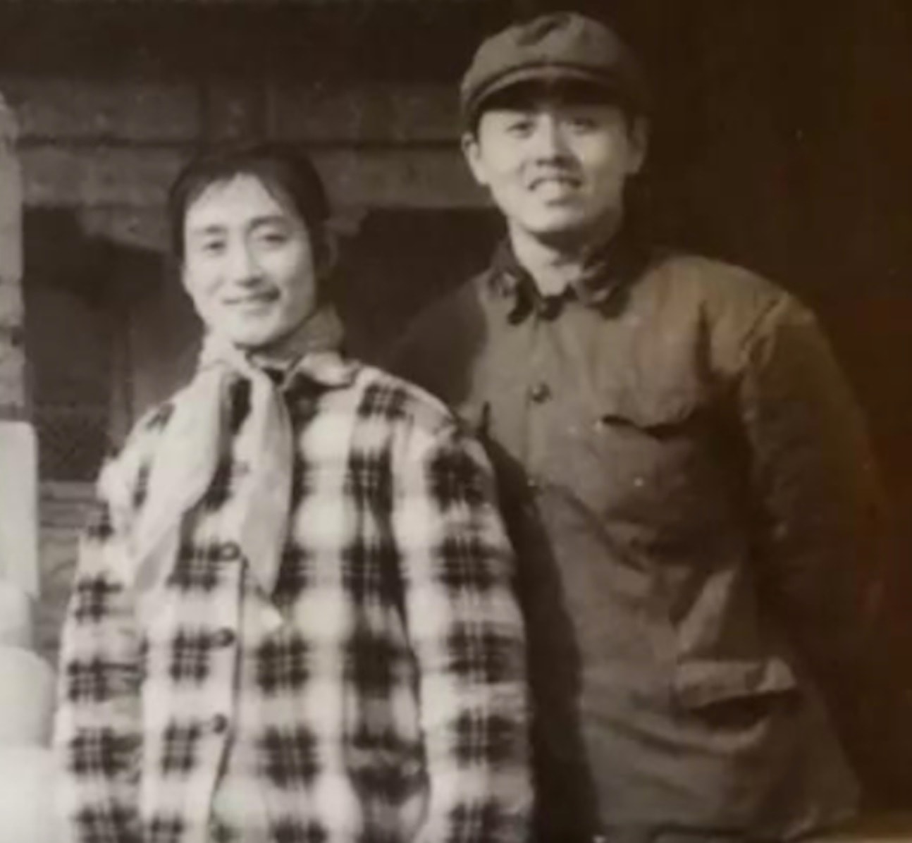 Mã Đức Hoa và vợ nên duyên nhờ mai mối.