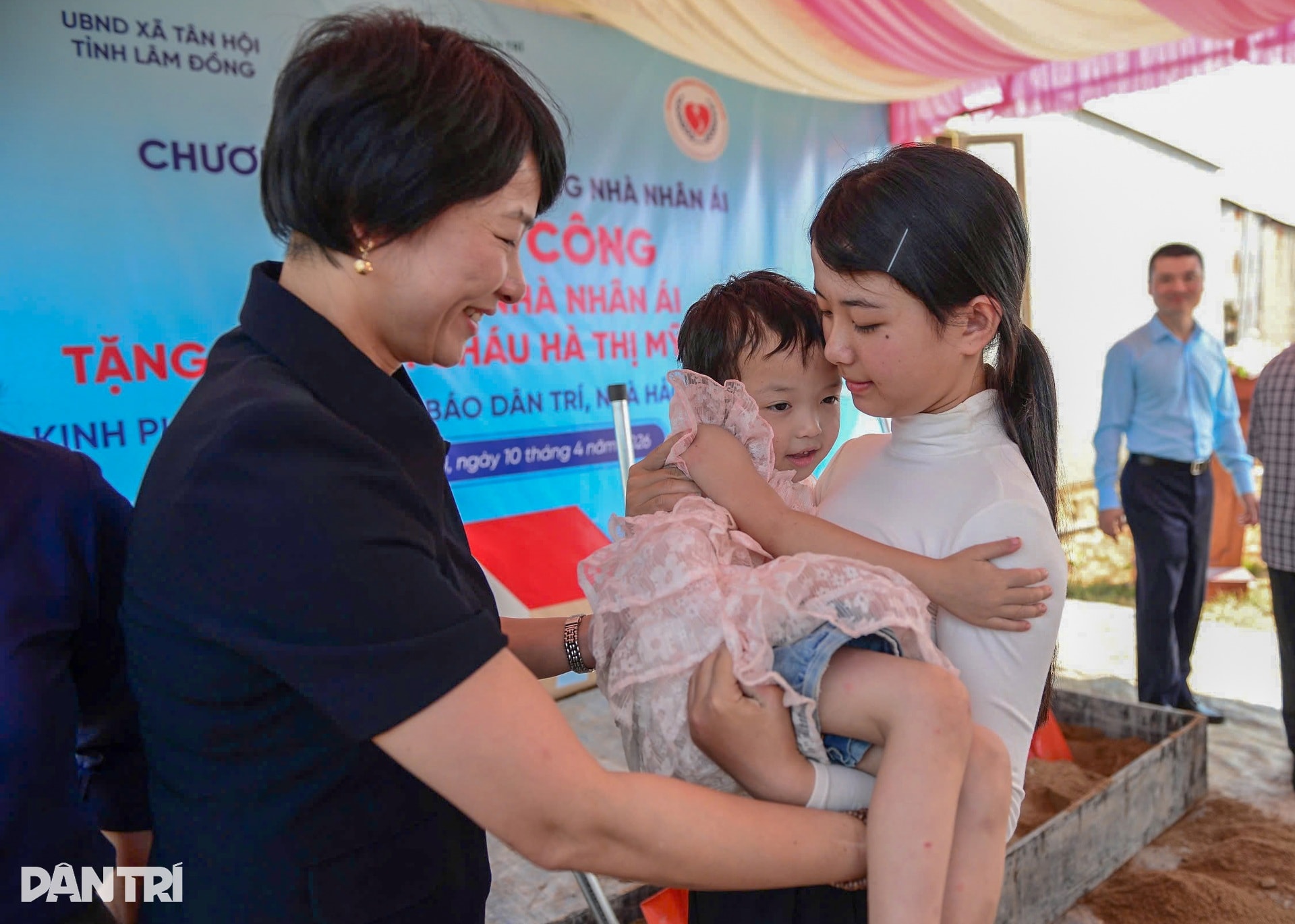 Báo Dân trí khởi công nhà nhân ái tặng 4 chị em gái ở Lâm Đồng - 11