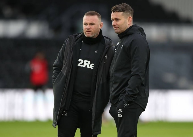 Rooney (trái) và Given cùng dẫn dắt Derby County vào năm 2020. Ảnh: Derby County