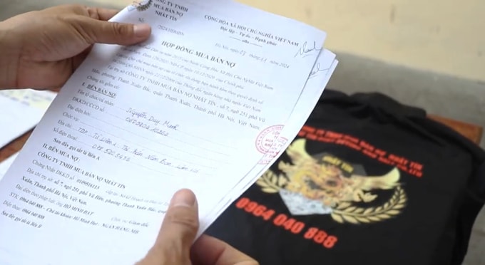 Các hợp đồng mua bán nợ dùng để đối phó với cơ quan chức năng. Ảnh: Công an TP HCM