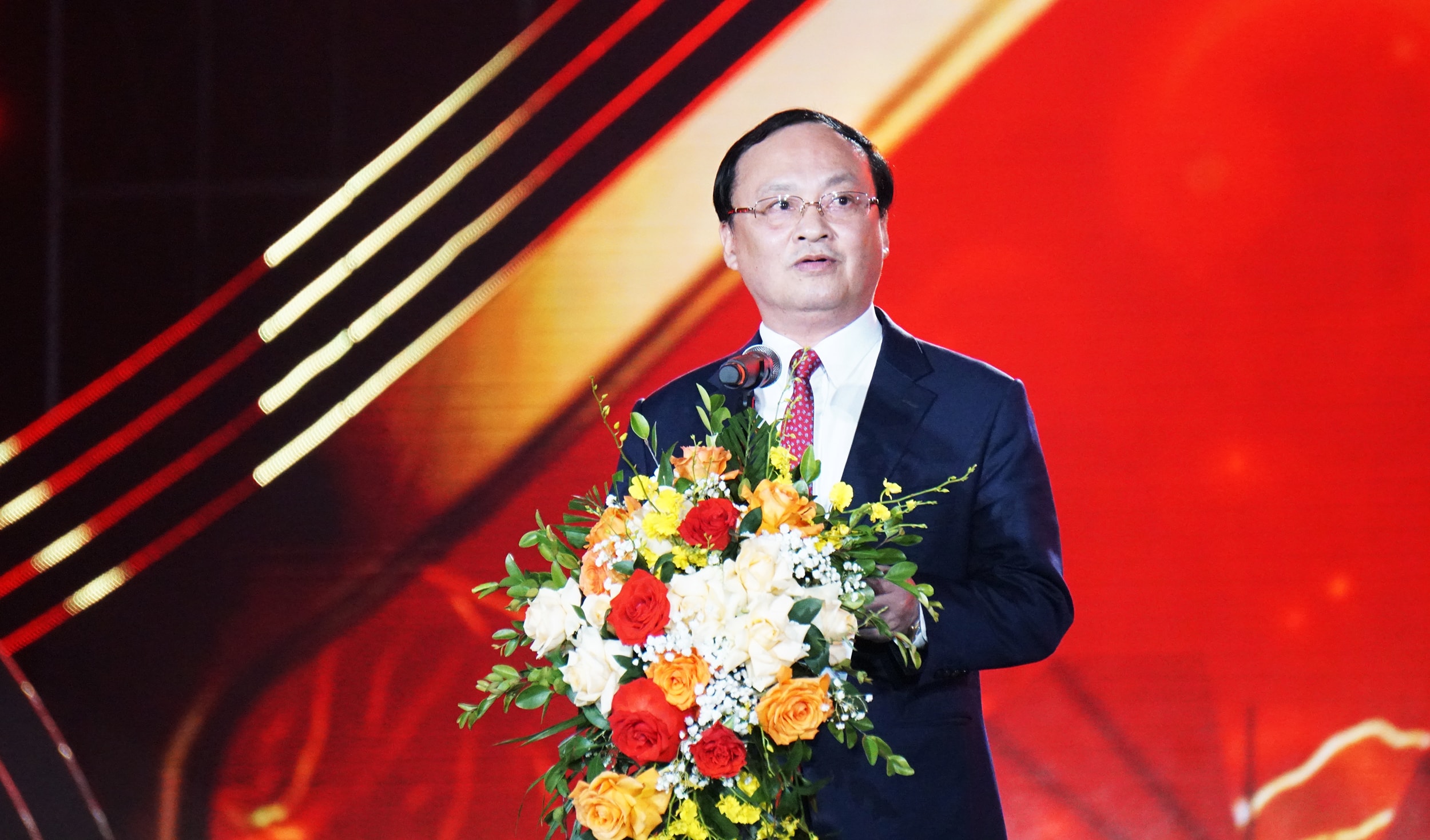 Ông Đỗ Tiến Sỹ, Ủy viên Trung ương Đảng, Phó trưởng Ban Tuyên giáo và Dân vận Trung ương, Tổng Giám đốc Đài Tiếng nói Việt Nam, Trưởng ban Chỉ đạo Liên hoan Phát thanh toàn quốc lần thứ XVII, phát biểu khai mạc chương trình.