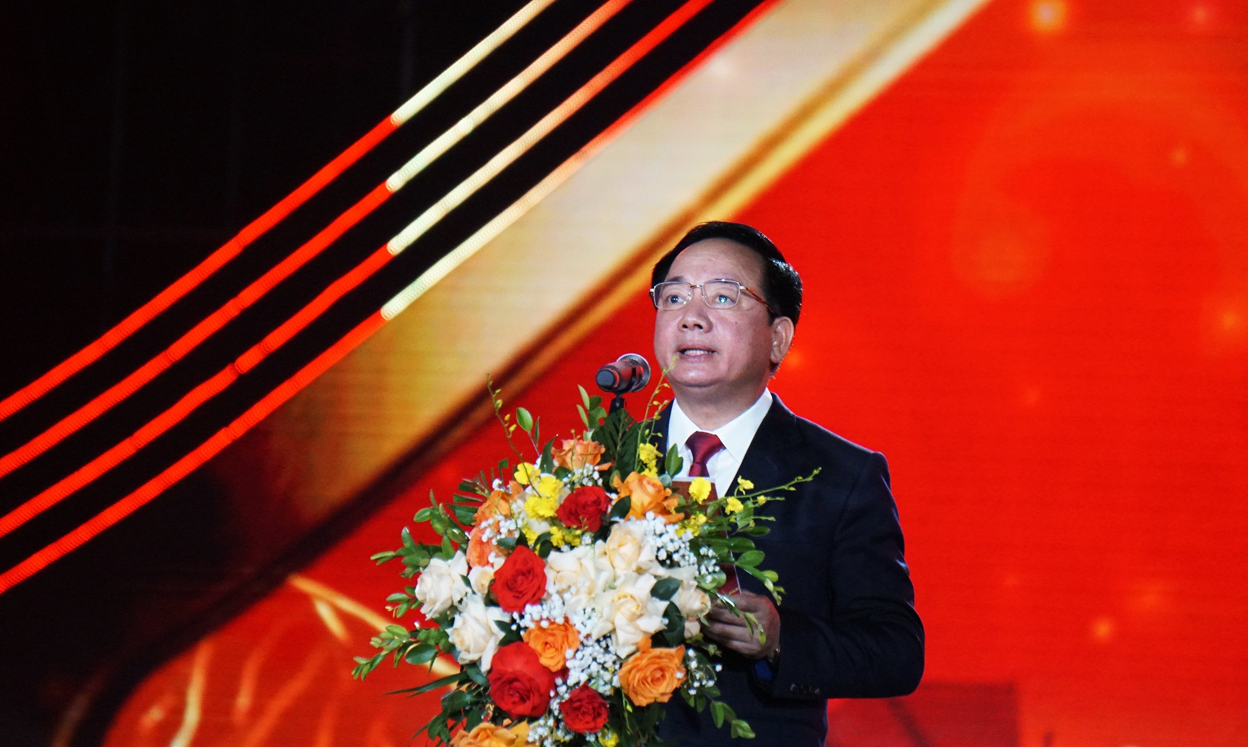 Ủy viên Bộ Chính trị, Trưởng Ban Tuyên giáo và Dân vận Trung ương Trịnh Văn Quyết phát biểu tại đêm khai mạc Liên hoan Phát thanh toàn quốc lần thứ XVII.