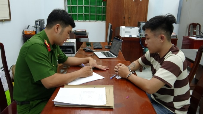 Nguyễn Hoàng Kha tại cơ quan điều tra. Ảnh: Đặng Thanh