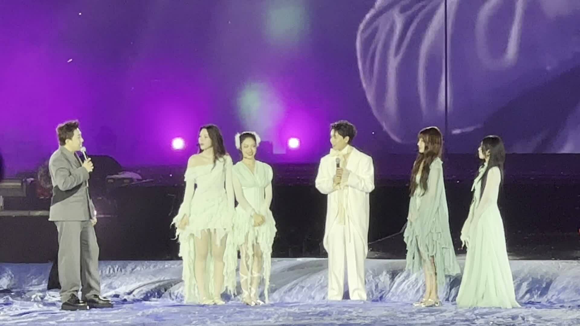 Bích Phương, Tăng Duy Tân giao lưu trên sân khấu concert Em xinh say hi