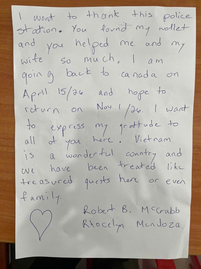 Du khách Canada trở lại Khánh Hòa trao thư cảm ơn Công an xã Vĩnh Hải - Ảnh 3.