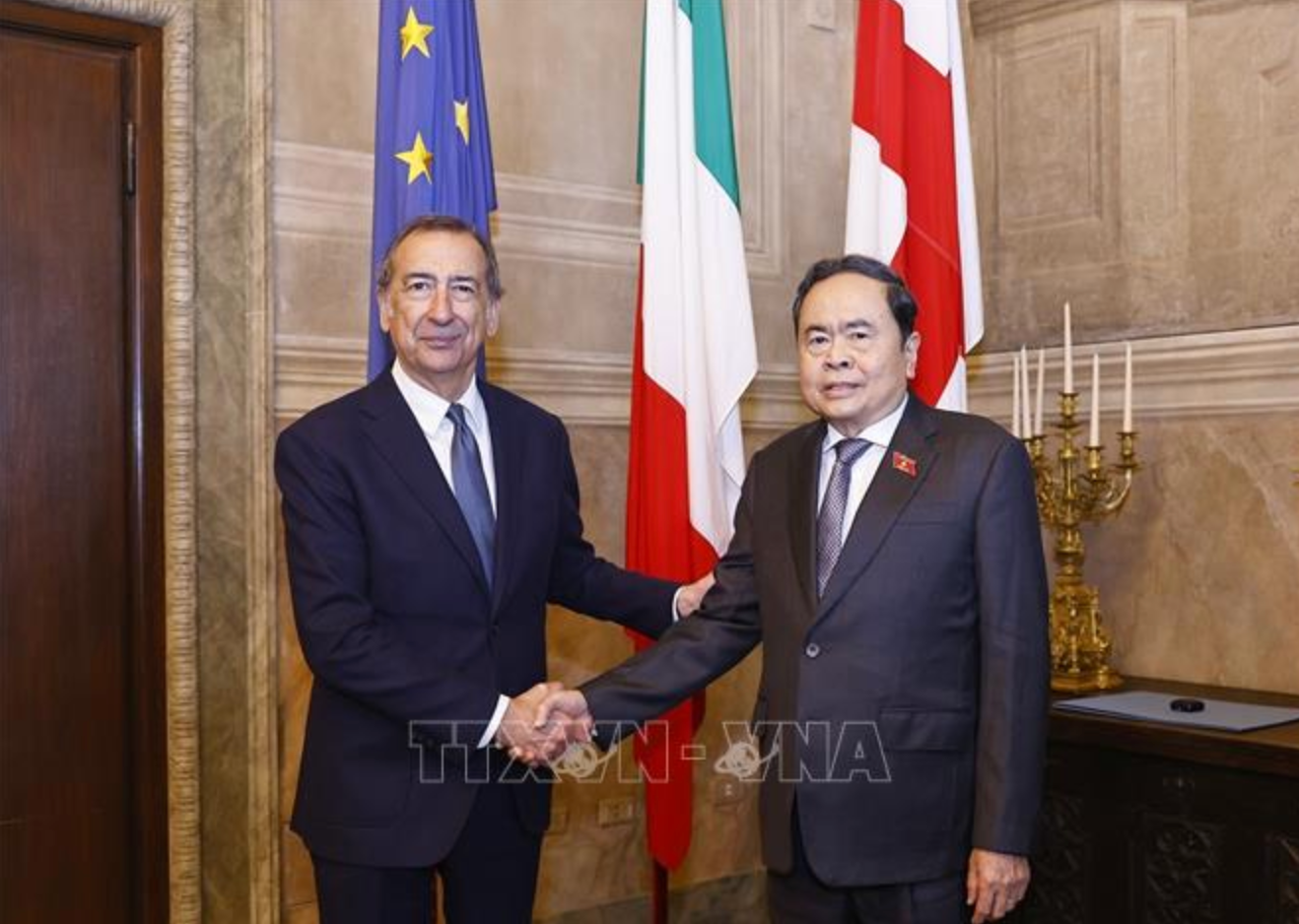 Chủ tịch Quốc hội Trần Thanh Mẫn tiếp Thị trưởng thành phố Milan Giuseppe Sala. (Ảnh: TTXVN)