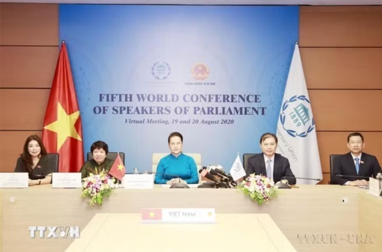 Chủ tịch Quốc hội Nguyễn Thị Kim Ngân phát biểu tại Hội nghị Thượng đỉnh các Chủ tịch Quốc hội thế giới lần thứ 5 theo hình thức trực tuyến, tại điểm cầu Hà Nội (19/8/2020). (Ảnh: Trọng Đức/TTXVN)
