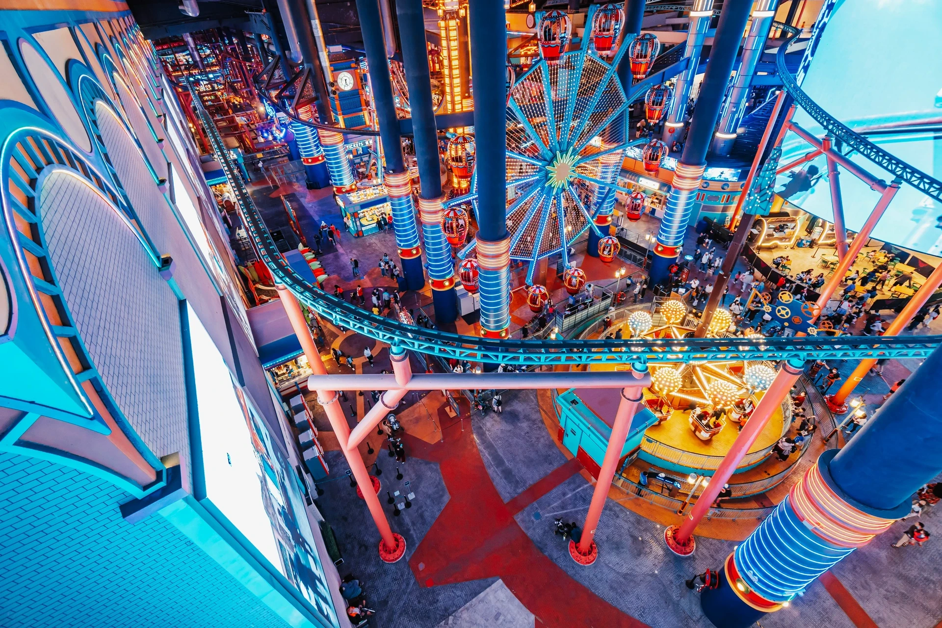 Khách sạn lớn nhất thế giới với hơn 7.000 phòng: Giá rẻ nhưng tranh cãi - 3 Khách sạn lớn nhất thế giới với hơn 7.000 phòng: Giá rẻ nhưng tranh cãi - 3