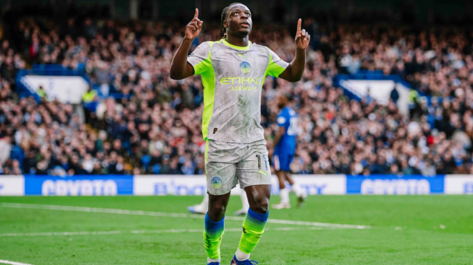 Jeremy Doku ăn mừng sau khi ghi bàn ấn định tỷ số trong trận Man City thắng Chelsea 3-0 ở vòng 32 Ngoại hạng Anh trên sân Stamford Bridge, London, Anh ngày 12/4/2026. Ảnh: Man City
