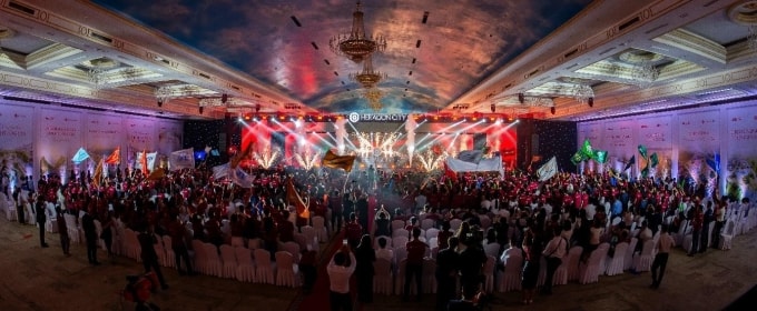 Lễ ra quân dự án Heragon City quy tụ hơn 1.500 nhân viên kinh doanh. Ảnh: MBLand