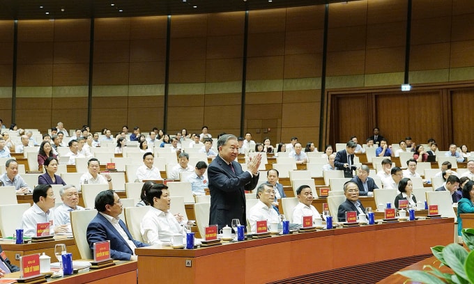 Tổng Bí thư Tô Lâm cùng lãnh đạo, nguyên lãnh đạo Đảng, Nhà nước dự hội nghị quán triệt Nghị quyết Trung ương 2 khóa 14, sáng 13/4. Ảnh: Ngọc Thành