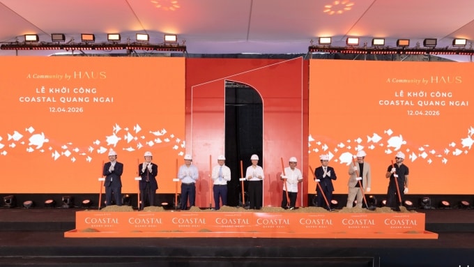 Các đại biểu thực hiện nghi lễ khởi công dự án sáng 12/4. Ảnh: NHSLand