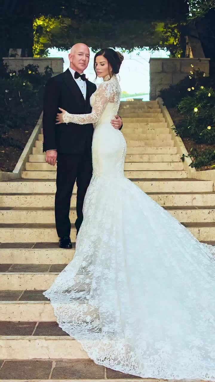 Vợ tỷ phú Jeff Bezos khoe ảnh cưới