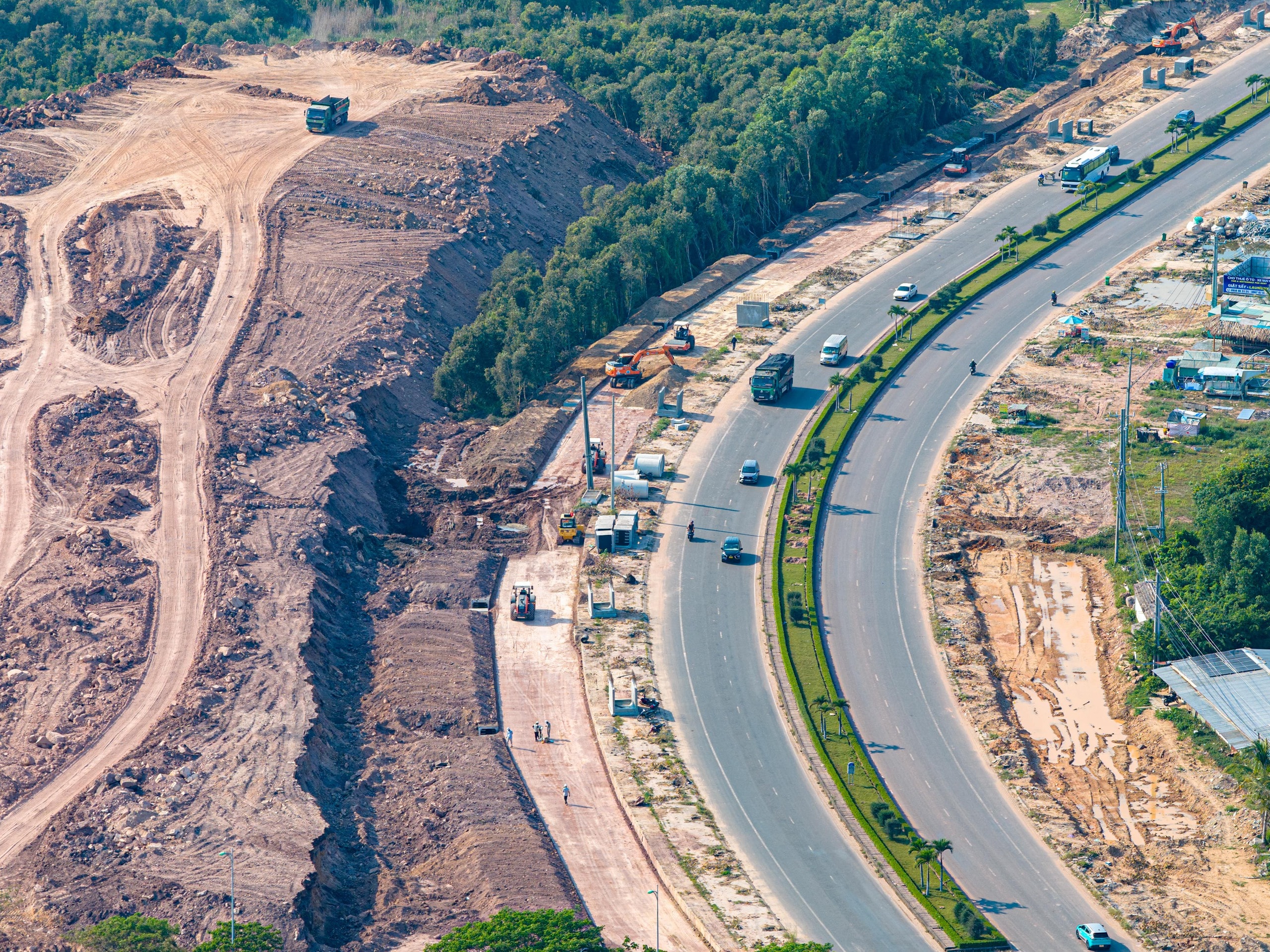 Cận cảnh đại công trường APEC 2027 đang tăng tốc thi công ở Phú Quốc - Ảnh 10.