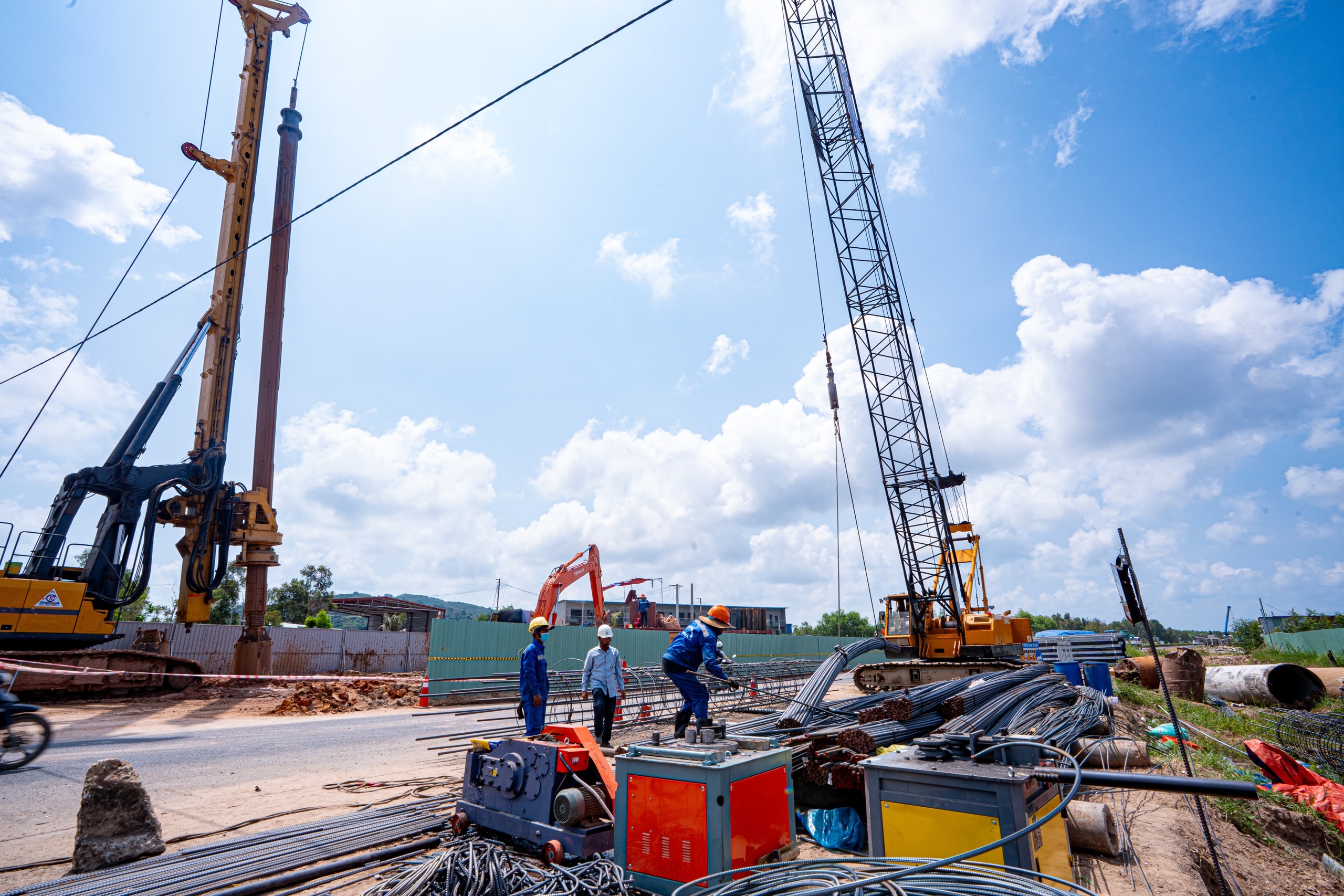 Cận cảnh đại công trường APEC 2027 đang tăng tốc thi công ở Phú Quốc - Ảnh 8.