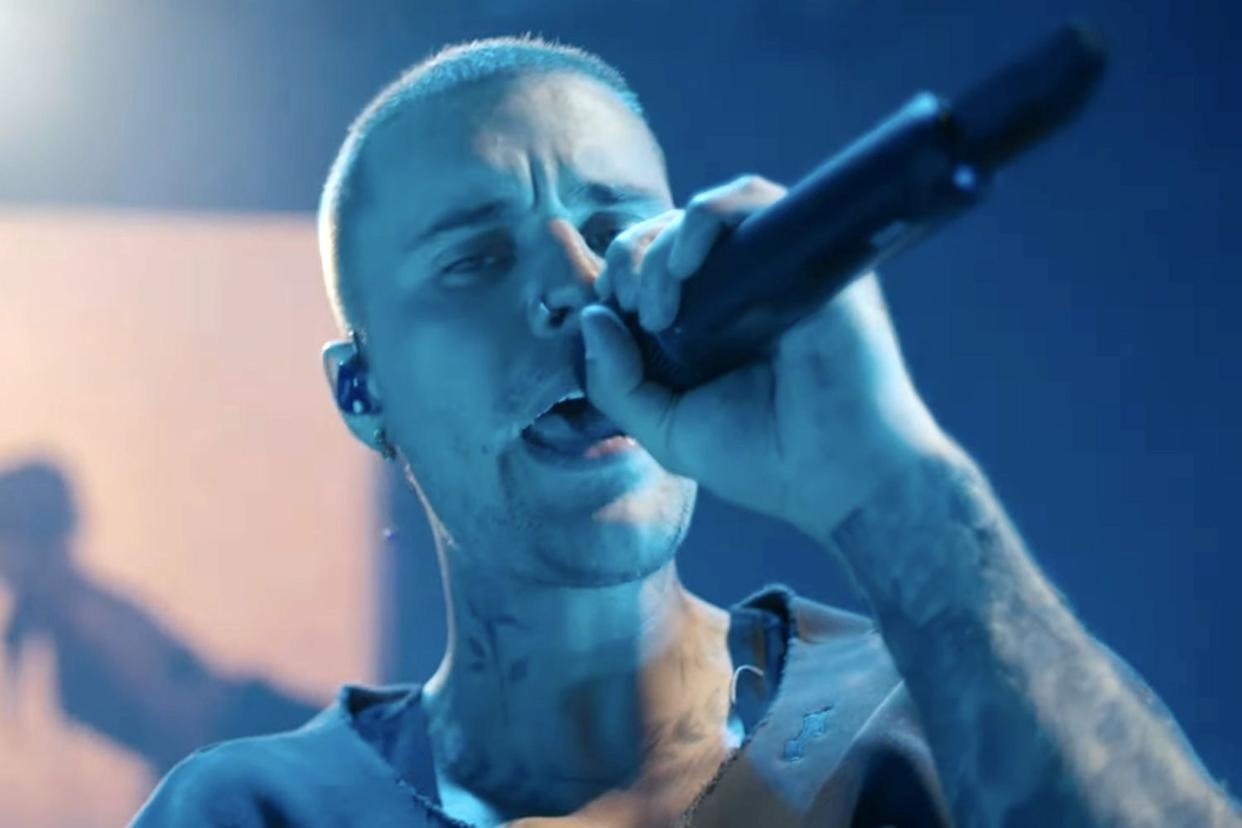 Hailey Bieber ảnh 2 Hailey Bieber anh 2