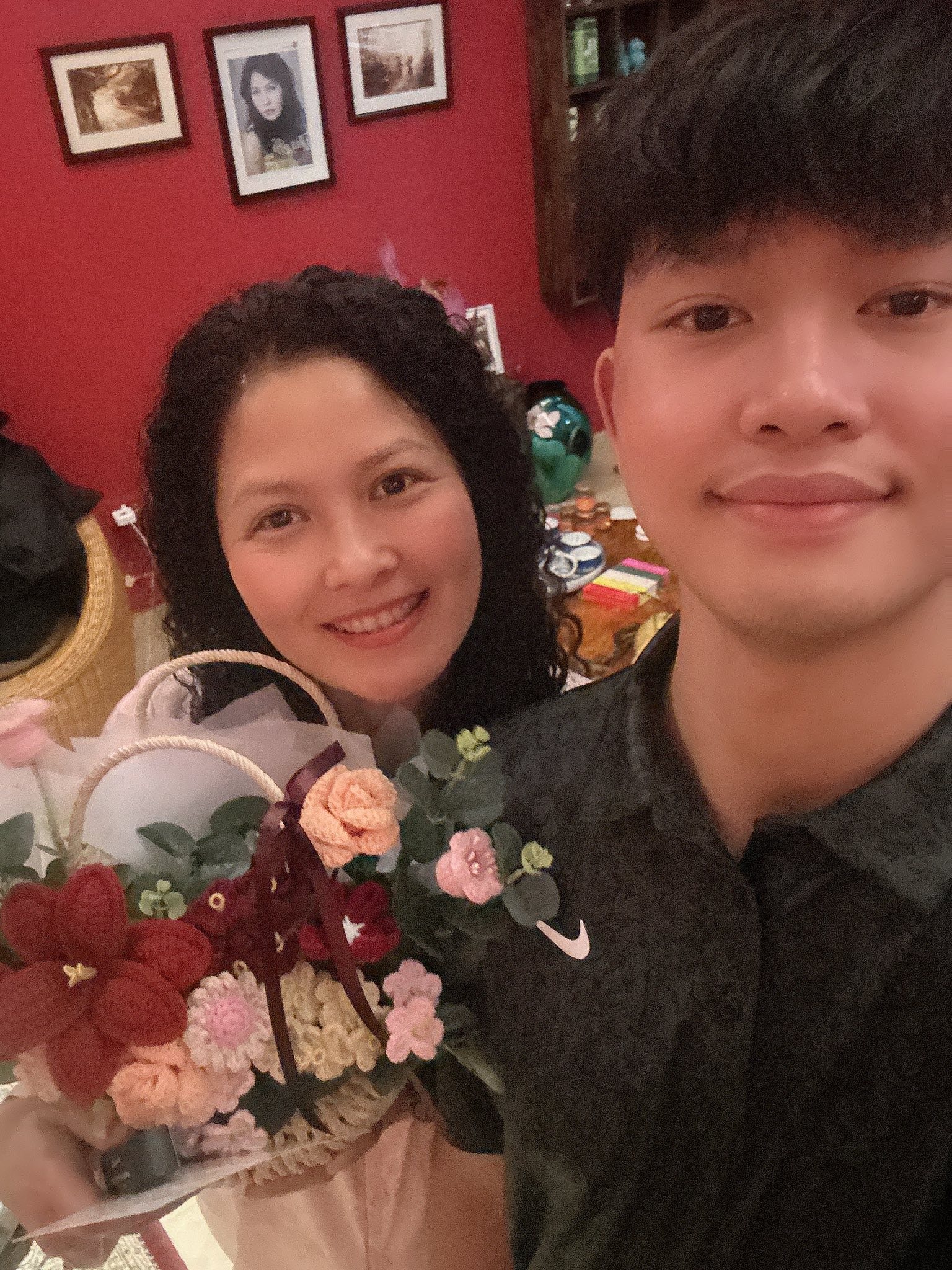 Con trai của nữ diễn viên “Mưa đỏ” nghe lời mẹ, không theo đuổi sự nghiệp diễn xuất- Ảnh 7. Con trai của nữ diễn viên “Mưa đỏ” nghe lời mẹ, không theo đuổi sự nghiệp diễn xuất- Ảnh 7.